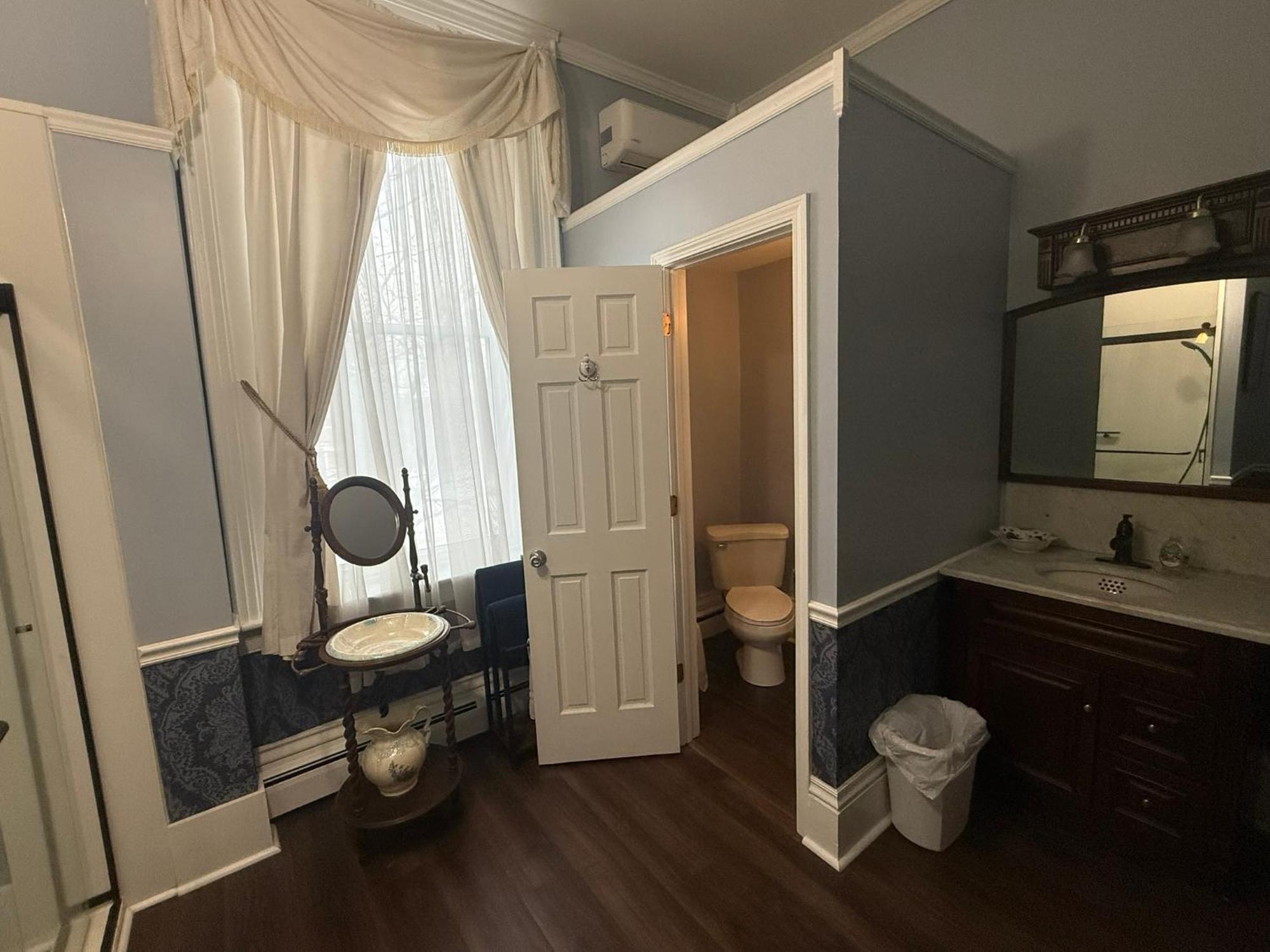 The Gridley Inn B&B Вотерлу Екстер'єр фото