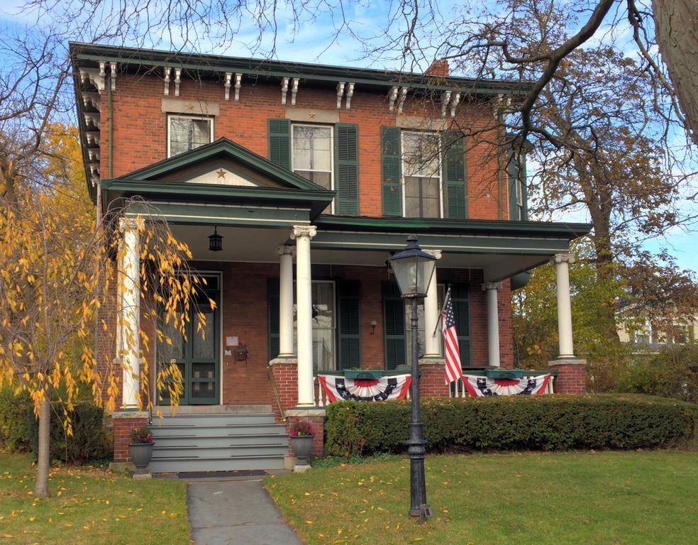The Gridley Inn B&B Вотерлу Екстер'єр фото